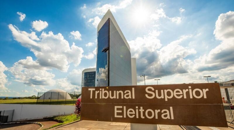 Ministro do TSE proíbe veiculação de propaganda de Flávio com menções a Lula