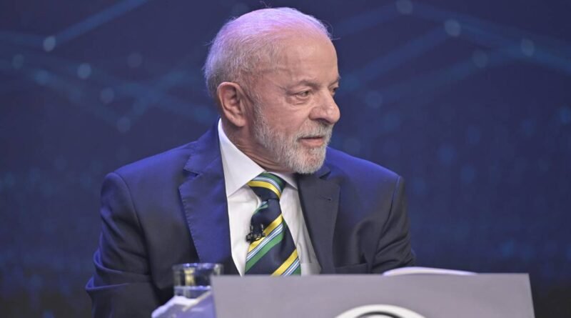 Deslizes verbais marcam participação de Lula em debate na televisão