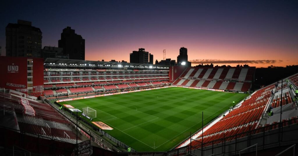 Agenda de futebol na TV tem semifinal da Libertadores e rodada cheia da Europa League