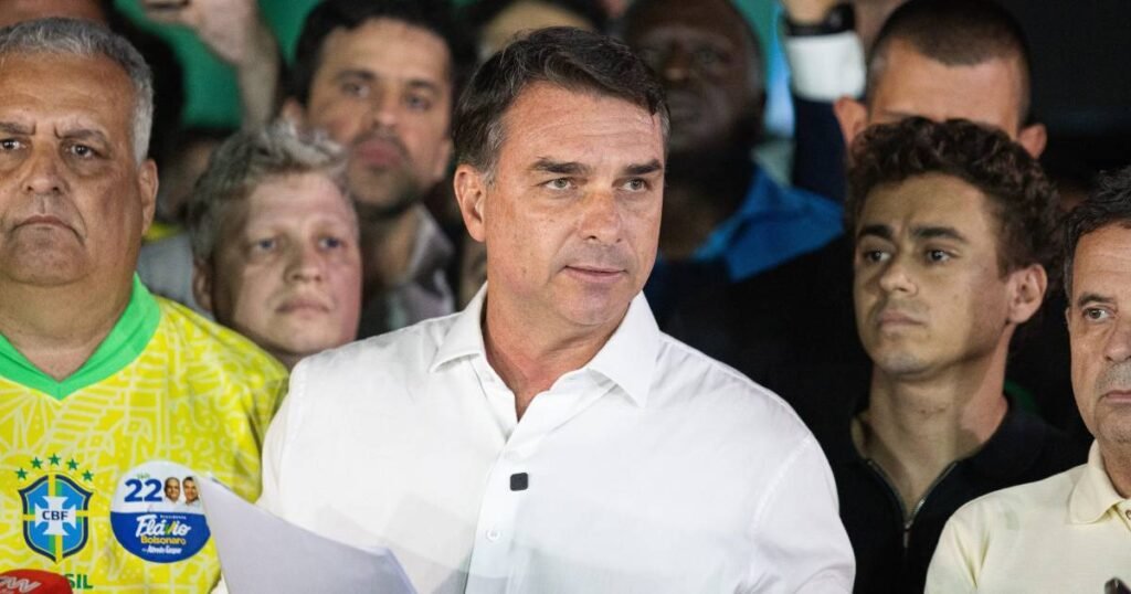 Especialista analisa caminhos jurídicos após movimentações de Flávio Bolsonaro