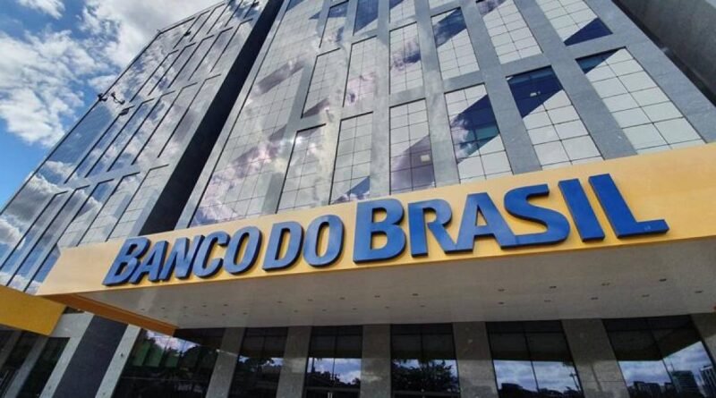 Investigação aponta oferta milionária de fundos de pensão a banqueiro