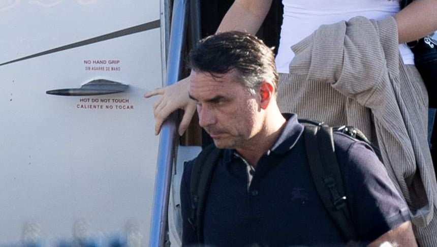 Risco fiscal brasileiro pesa mais para estrangeiros do que viagem de Flávio Bolsonaro aos EUA